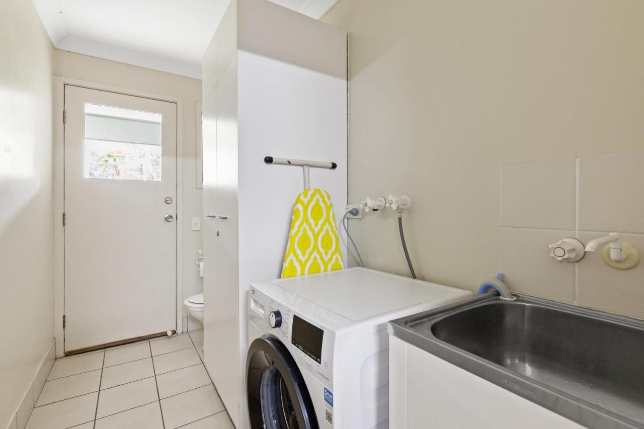 ביירון ביי Treetops Lakeside Apartments מראה חיצוני תמונה